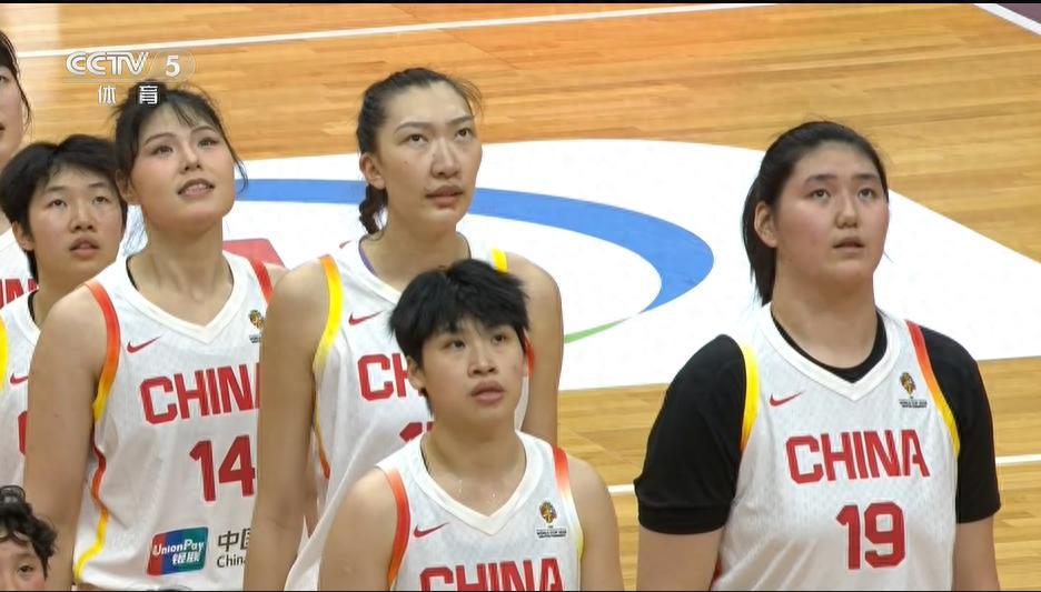 半岛体育-光颜值高有啥用？12分钟没一个助攻+0得分，这还是控卫？快换人吧